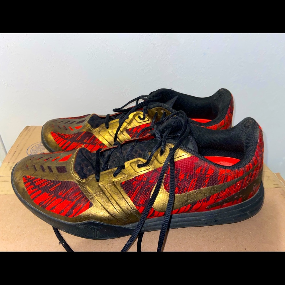 Used Nike Kobe Mentality Basketball Shoes size 14